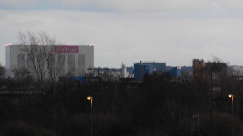 Datei:Berlin FLughafen Schönefeld Parkhaus4 Umgebung4.jpg