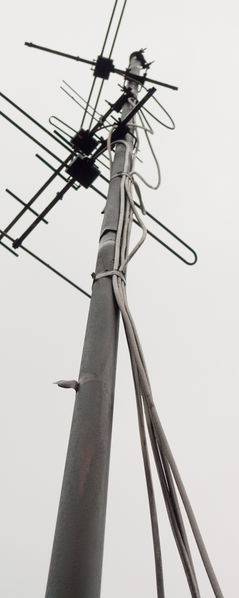 Datei:NHU-Antennenmast.jpg