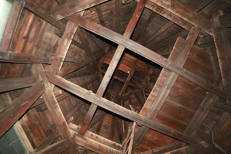 Datei:Zwingli Turm mit Brandmeldeanlage-web.JPG