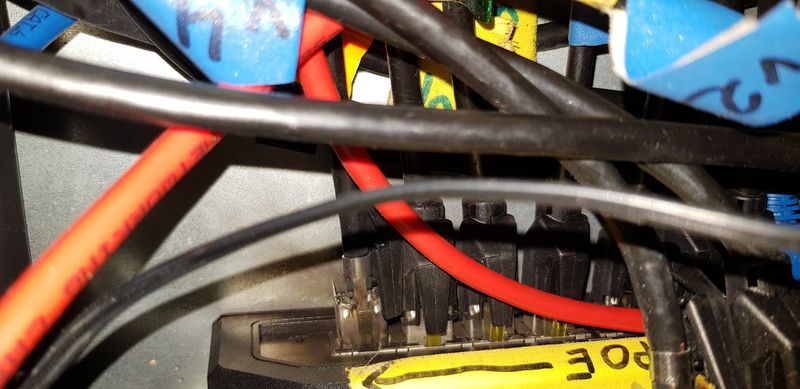 Datei:20190523 205449 Mela-Blitz Switch-NW-Stecker.jpg