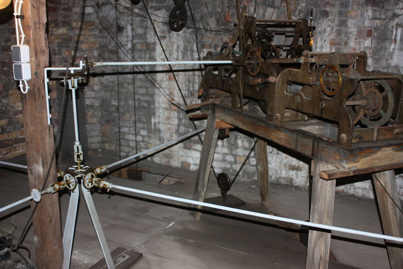 Datei:Sama uhrwerk.jpg