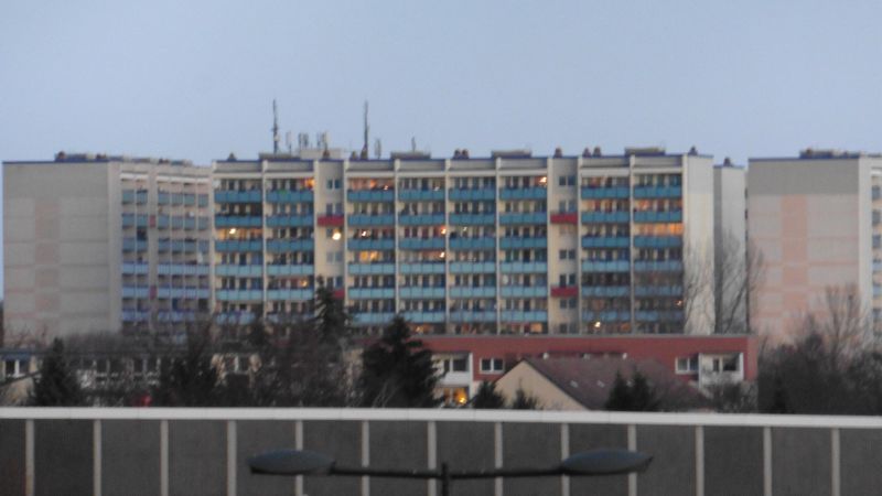 Datei:Berlin FLughafen Schönefeld Parkhaus4 Umgebung1.jpg