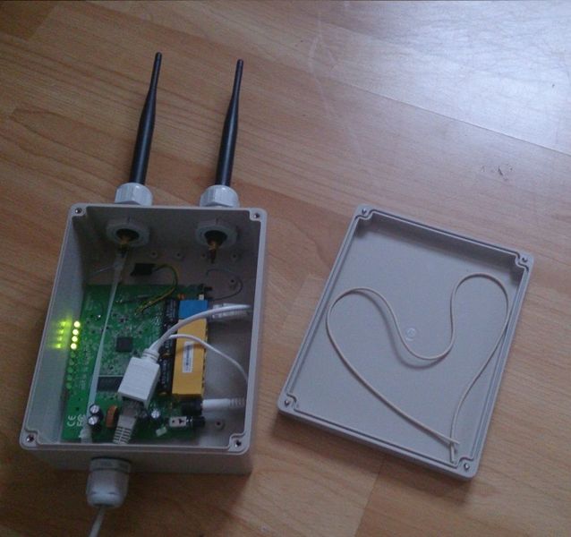 Datei:Outdoorbox mit poe ffhb.jpg