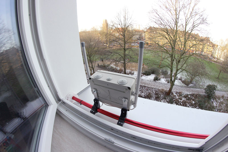Datei:Diy-outdoor-window-mount 06.jpg