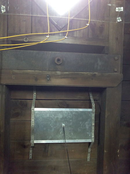 Datei:Durch die wand.jpg