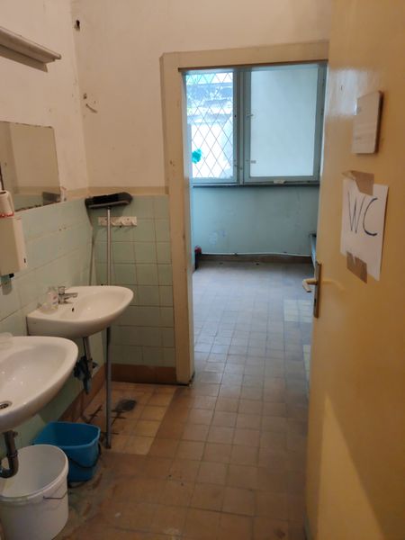 Datei:Bathroom.jpg