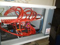 Patchpanel, Router (rhxb-rt1) und Switch (rhxb-sw1)