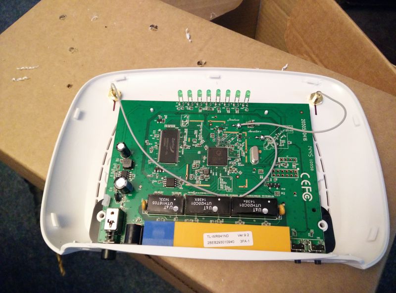 Datei:Wr841box antennen innen.jpg