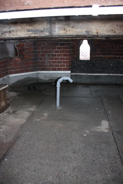 Datei:Samariterkirche Kabelrohr.jpg