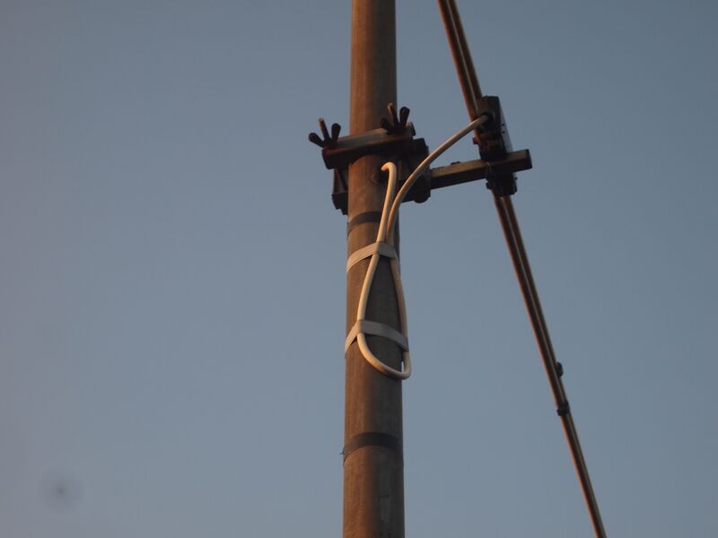 Datei:Alter Mast 3 oben.jpg