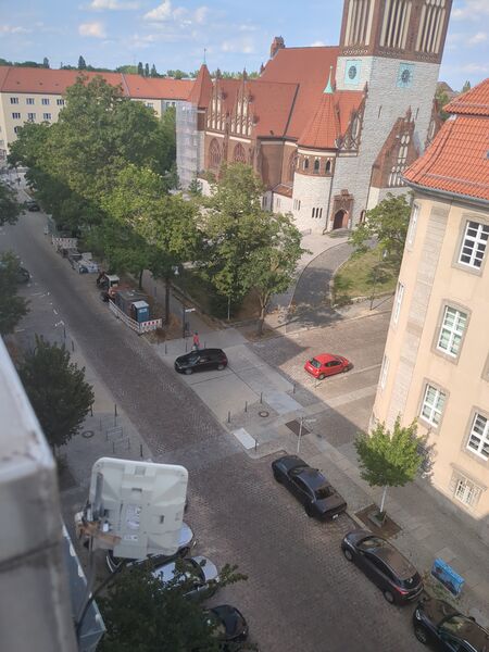 Datei:Magda Dach Blick Kirche.jpg