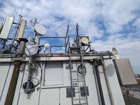 Ostseite (oben nach unten, links nach rechts: rhxb-flughafen, rhxb-simeon, rhxb-5-so, rhxb-5-no, rhxb-dragon, rhxb-rhnk) und ganz rechts (rhxb-emma)